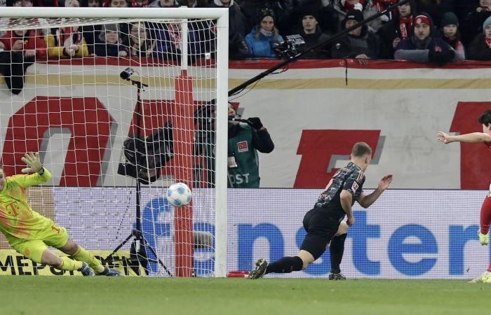 L’ancien entraîneur du FCZ inflige la première défaite du Bayern en championnat