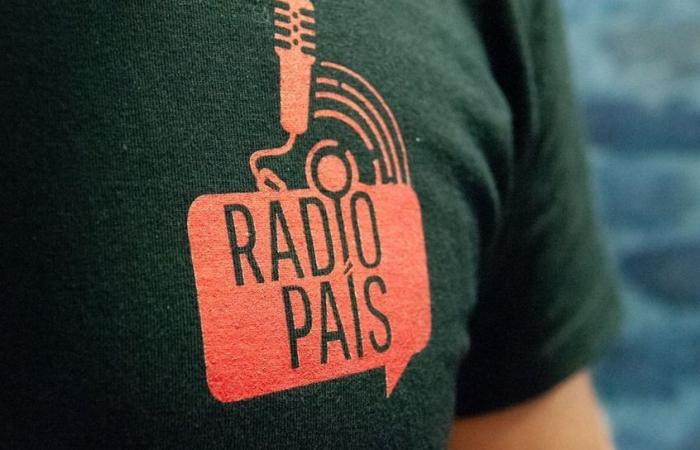 Silvan Carrère, directeur d’antenne de Radio País, radio associative à Beard depuis 1983