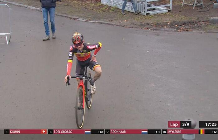 Spectacle à la Citadelle de Namur ! Vanthourenhout remporte la première victoire d’Aert depuis son retour après une chute au tour final