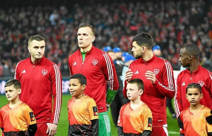 the Stade Brestois group against Nantes