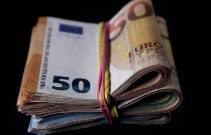 L’euro poursuit sa baisse face au dinar au marché noir