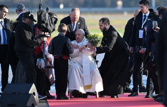 EN DIRECT – Le pape François est arrivé en Corse pour une visite historique