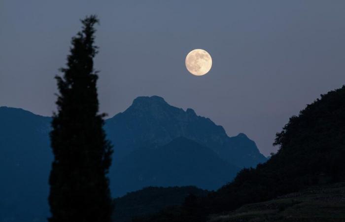 la pleine lune a-t-elle vraiment un impact sur notre sommeil ?