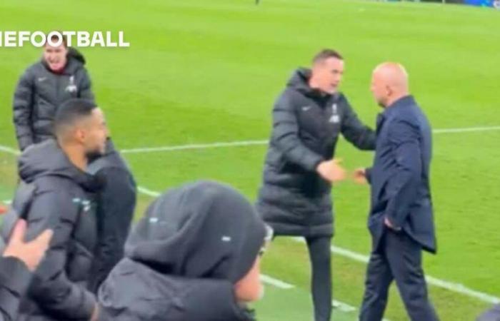 Regardez les réactions instantanées de Chiesa et Gakpo sur la ligne de touche lors de l’égalisation de Diogo Jota contre Fulham