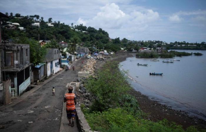 Un cyclone dévaste les îles françaises de la côte est-africaine