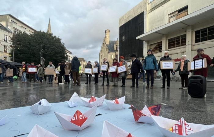 une chaîne humaine pour accompagner les migrants à Caen