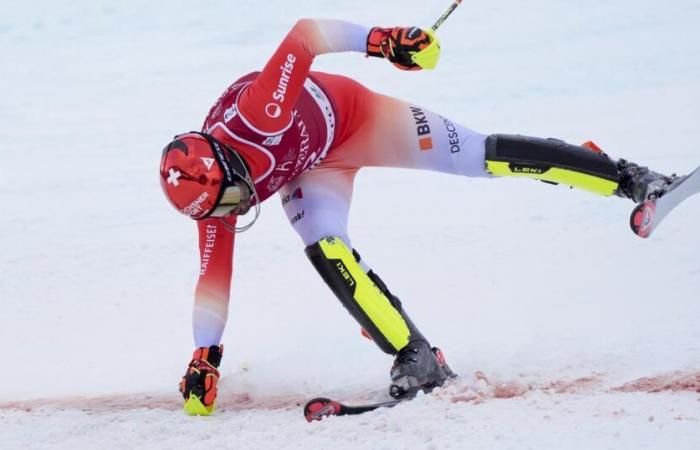 Kristoffersen gagne, Meillard monte sur la troisième marche du podium