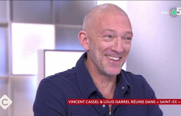 Vincent Cassel tente de s’échapper avant la fin, Anne-Elisabeth Lemoine le retient