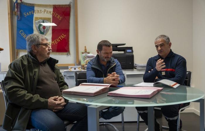 pompiers et chasseurs unis dans la prévention des incendies