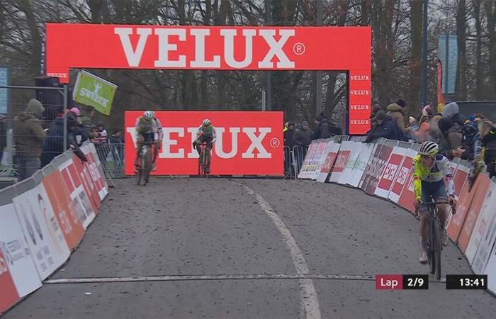 Spectacle à la Citadelle de Namur ! Vanthourenhout remporte la première victoire d’Aert depuis son retour après une chute au tour final