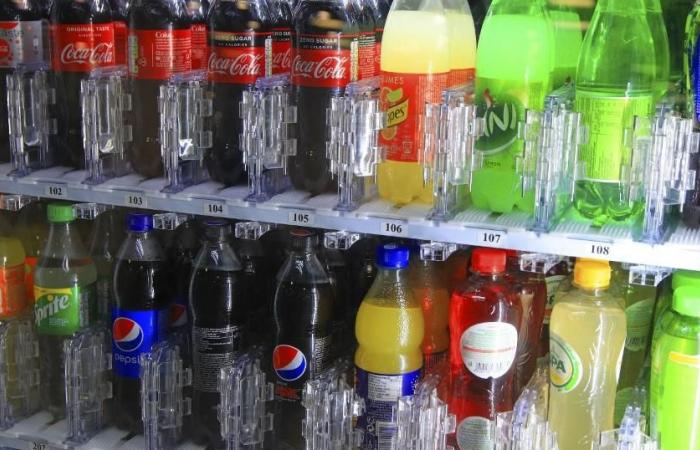 Les sodas suisses ont-ils vraiment réduit leur teneur en sucre ? – rts.ch