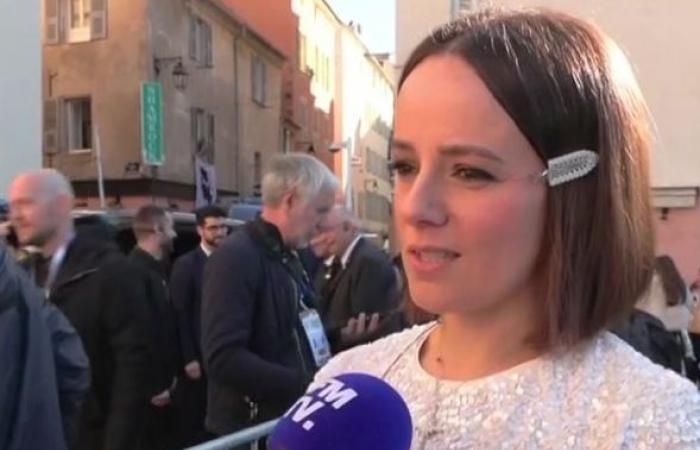 En Corse, Alizée s’effondre en pleine chanson devant le pape François