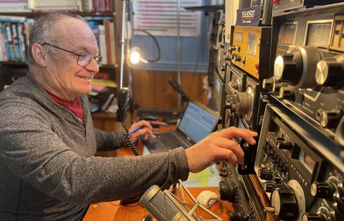 Jean-Christophe Lebon, passionate Saint-Pierre radio amateur, tries to beat his record