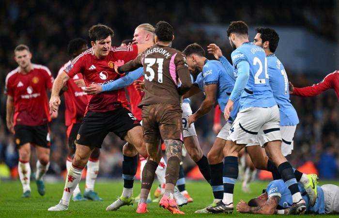 Harry Maguire, furieux, affronte Kyle Walker dans une énorme dispute alors que le choc de Man Utd à Man City sombre dans le chaos