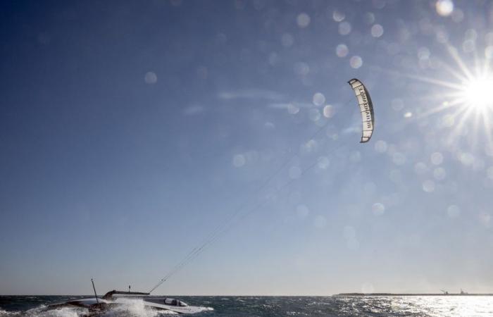 ce bateau futuriste qui veut briser le record du monde de vitesse à la voile et peut-être révolutionner le transport maritime