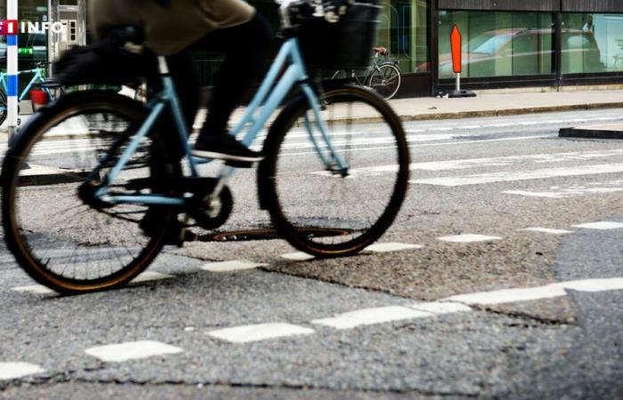 les cyclistes sont-ils autorisés à rouler côte à côte sur la route ?