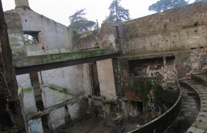 Cet ancien cinéma de Loire-Atlantique à l’architecture italienne attend toujours son toit