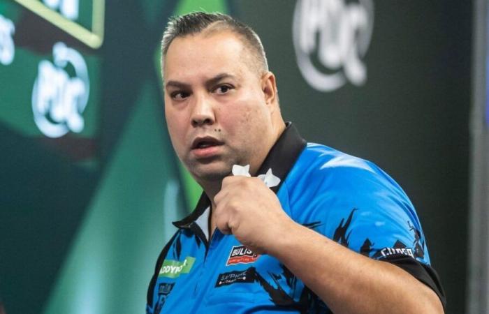 « Il doit jouer son meilleur jeu pour me battre » – Jermaine Wattimena est prêt à faire de James Wade la première grande victime au Championnat du monde de fléchettes 2025