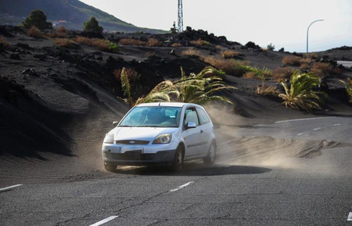 Les cendres volcaniques et le vent s’associent pour causer des dégâts à Las Manchas, à La Palma