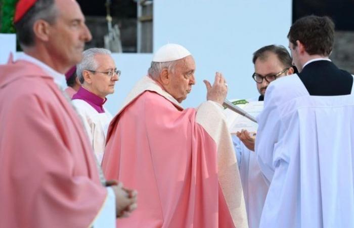 François nous invite à attendre le Christ avec joie