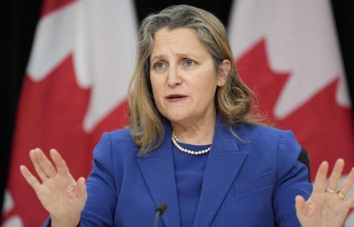 Crise politique à Ottawa : Chrystia Freeland démissionne