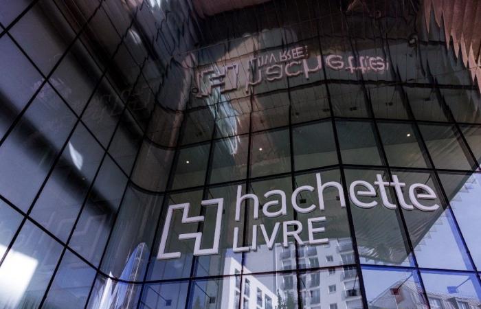 Ouvrant la première page de son histoire boursière, le Groupe Louis Hachette grimpe à Paris