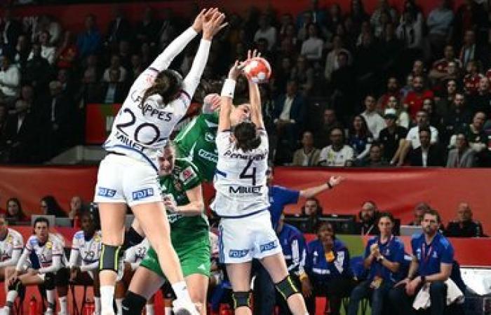 Les Bleues ont du mal à rester au contact… Suivez la petite finale de l’Euro de hand