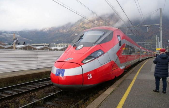 Savoy. Italian TGVs now serve Chambéry and Saint-Jean-de-Maurienne