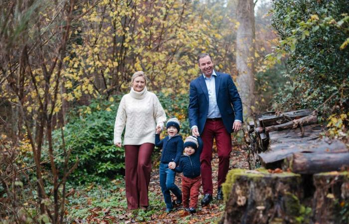 Le couple héritier grand-ducal partage de nouvelles photos de famille à l’approche des fêtes