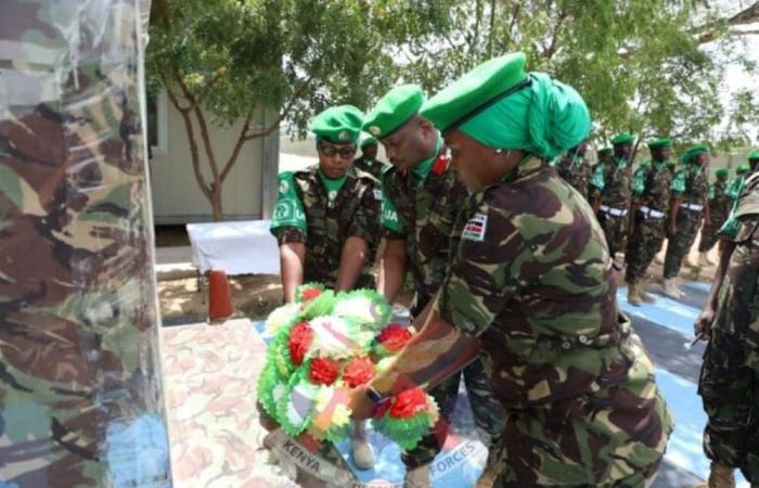 Les troupes kenyanes d’ATMIS célèbrent l’indépendance à Mogadiscio