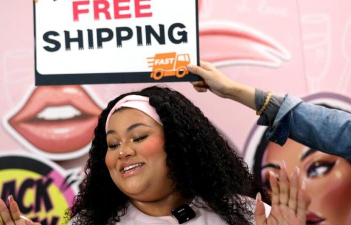 Les vendeurs de TikTok organisent des diffusions en direct de shopping marathon de 12 heures