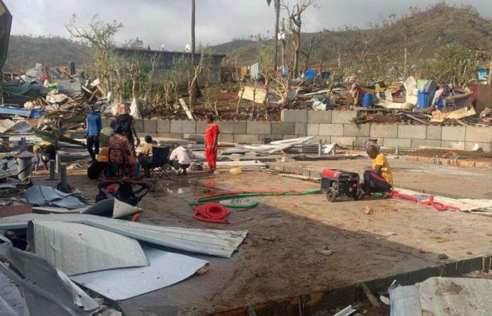 Que se passe-t-il à Mayotte, frappée par le cyclone tropical Chido