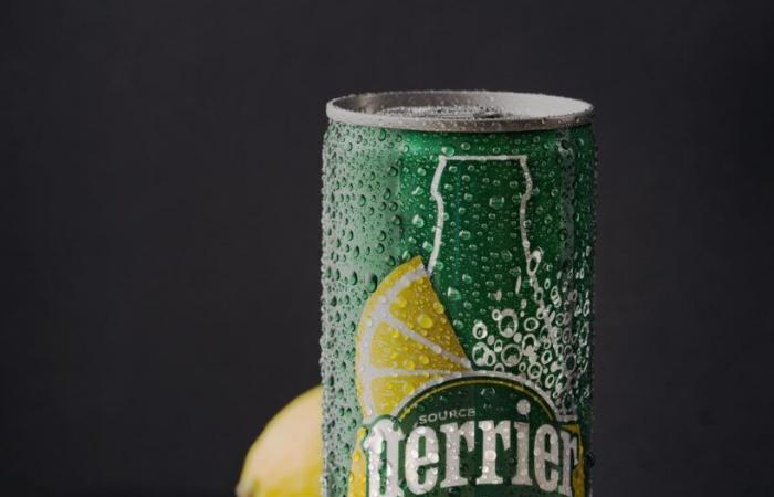 Sous la menace d’un arrêt de production, les bouteilles Perrier resteront-elles en vente ?