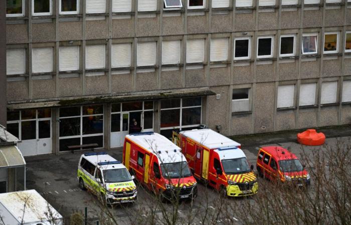 Une quarantaine de pompiers présents dans un collège cherbourgeois, ce que l’on sait