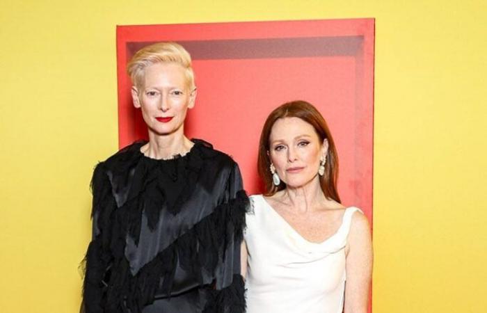 Tilda Swinton et Julianne Moore affichent une synergie vestimentaire à Paris