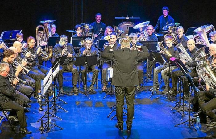 Le Brass Band Lorient Bretagne Sud fête Noël avec tambours et trompettes