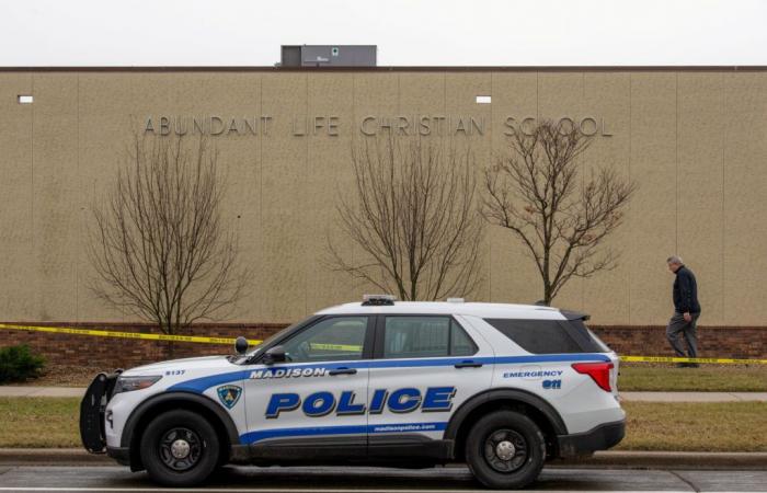 Les enquêteurs du Wisconsin tentent de trouver le mobile de la fusillade dans une école de Madison