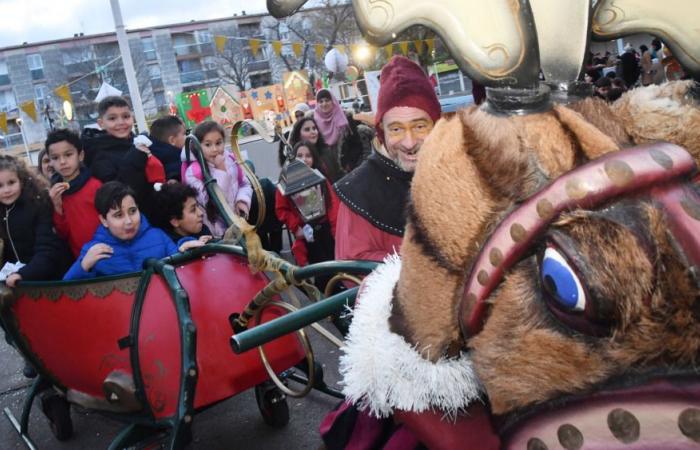 A Arles, Noël dans le quartier Griffeuille se pare de sourires enfantins le - d’un après-midi