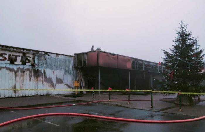 un incendie majeur dans le centre commercial du quartier Saint-Jean