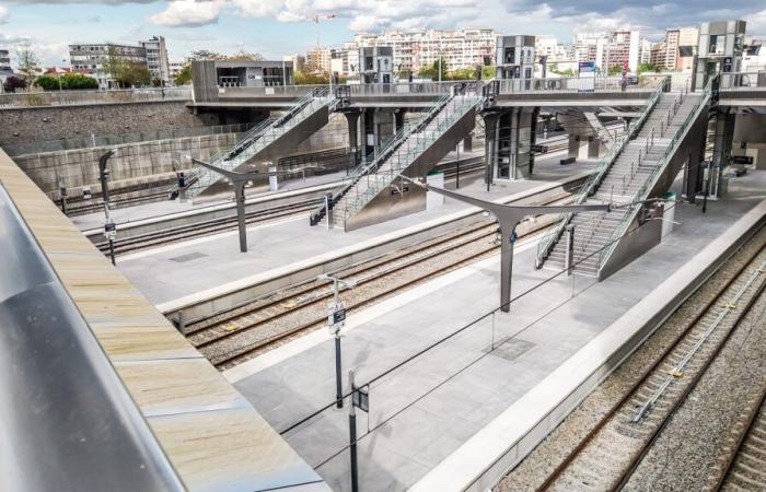 La gare de Nanterre-la-Folie, conçue par Arcadis, regorge de voyageurs