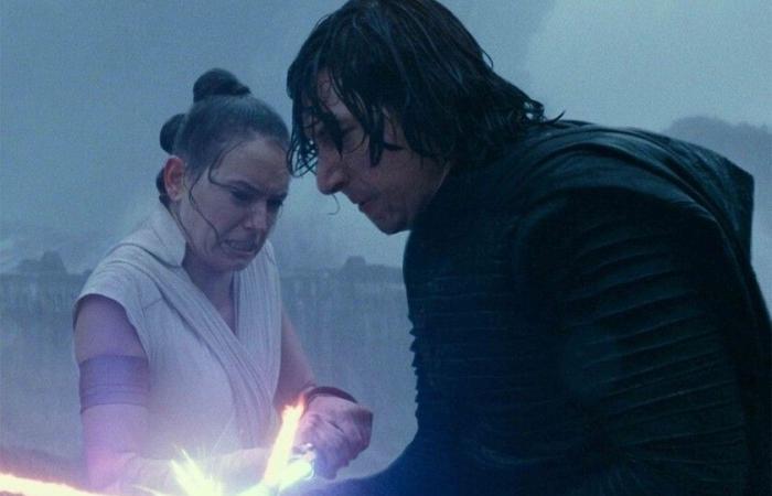 “L’idée était un voyage à l’opposé de celui de Dark Vador.” Adam Driver révèle qu’ils ont changé le plan initial dans les derniers films “Star Wars”