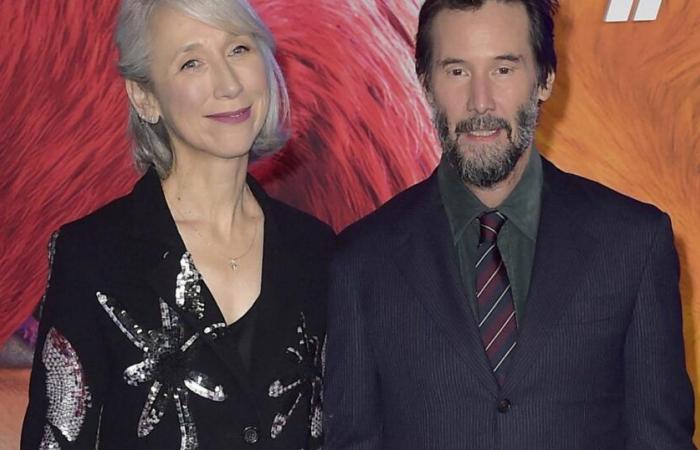 Keanu Reeves fait une rare apparition sur le tapis rouge avec sa partenaire Alexandra Grant