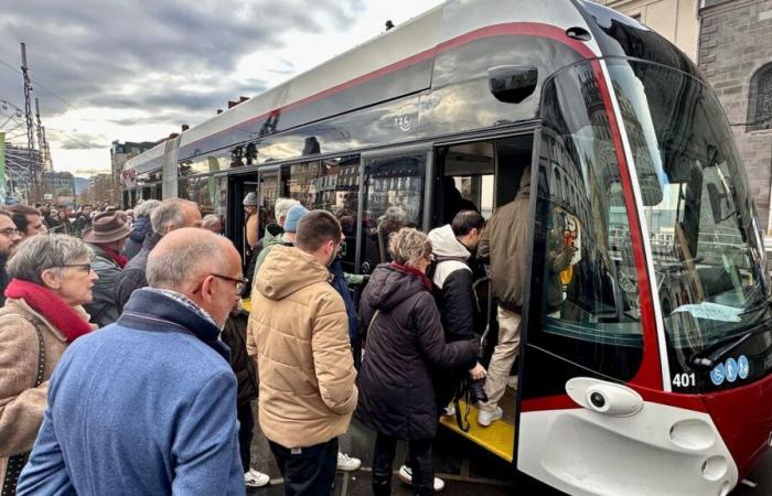 Clermont-Ferrand dévoile son nouveau « tram-bus », moins cher qu’un tramway et plus fluide qu’un bus