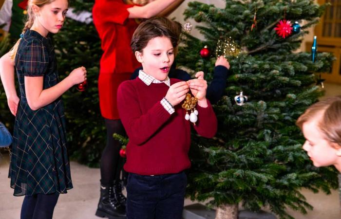 Les 8 petits-enfants de la reine Silvia se sont réunis pour décorer les sapins de Noël avec leur grand-mère