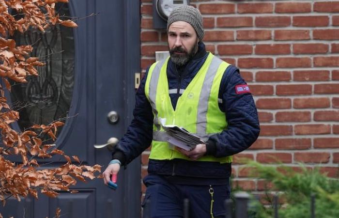 le courrier commence à arriver à destination