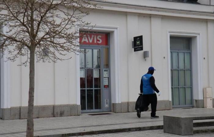 À Laval, après 50 ans de présence, la société de location de voitures Avis s’en va