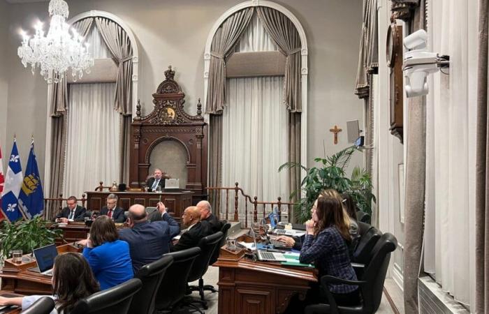 L’administration Marchand demande un avis sur le retrait du crucifix de la salle du conseil municipal