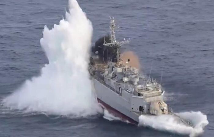 Images impressionnantes d’un tir de torpille sur un ancien avion de la Marine nationale