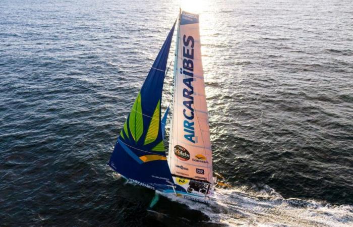 Simon, Dalin, Richomme, les trois leaders du classement dans un mouchoir de poche… Suivez la position des bateaux en direct