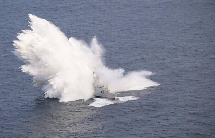 images d’un ancien navire de la Marine nationale coulé par une torpille lourde